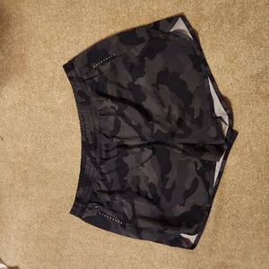 Old Navy Stretchtech 2x Mid-Rise Shorts